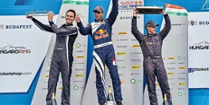 RBAR Budapešť 2018: Zlatý Martin Šonka, stříbrný Francouz Mika Brageot a bronzový Matt Hall. RBAR Budapešť 2018: Zlatý Martin Šonka, stříbrný Francouz Mika Brageot a bronzový Matt Hall.