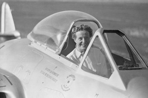 Jacqueline Auriol v kabině rekordního SNCASE SE 535 Mistral, francouzského licenčního de Havillandu Dh. 100 Vampire.