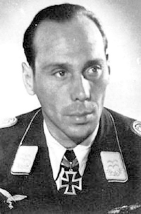 Oblt. Eugen-Ludwig Zweigart měl na svém kontě celkem 69 sestřelů. Nelze vyloučit, že o tuto velkou hvězdu připravil německou Luftwaffe 8. 6. 1944 právě Smik.