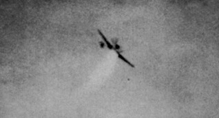 Snímek sestřeleného Messerschmittu Bf-109G.