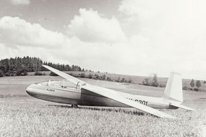 Původní podoba prvního prototypu XL-13 na letišti Vrchlabí-1956. Foto: VHÚ Praha