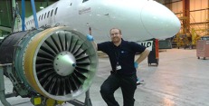 Výměna motoru na letounu Embraer 145 ve Skotsku (2014). Výměna motoru na letounu Embraer 145 ve Skotsku (2014).