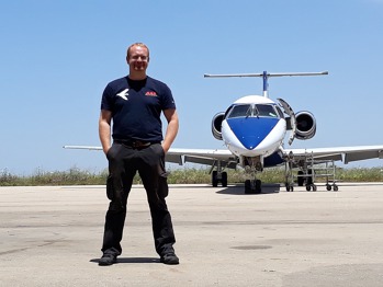 Letoun Embraer 145 po vstupní motorové zkoušce před revizí (Maroko 2018).