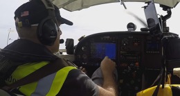 Komunikace s řízením letového provozu i ostatními piloty na trase v angličtině je základním předpokladem pro lety mimo ČR. Foto: Flying Revue 