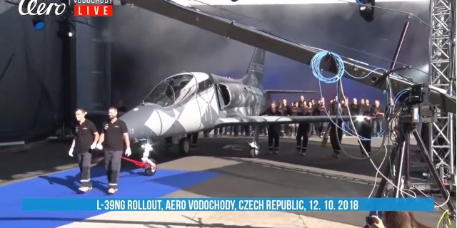 Slavnostní roll-out L-39NG. Zdroj: Video Aero Vodochody