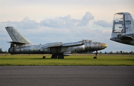  Il-28RT jako sbírkový předmět VHÚ čekající na renovaci, foceno na letišti Kbely v roce 2017. Zdroj: Technet.cz