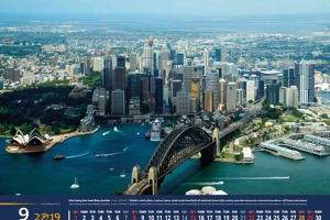 Pohled na centrum Sydney zdobí v kalendáři měsíc září. (c) Flying Revue 2018