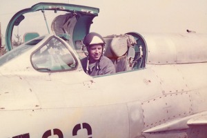V. Balda v kokpitu MiG-21 v době aktivní služby u ČSLA. Foto: Archiv V. Baldy