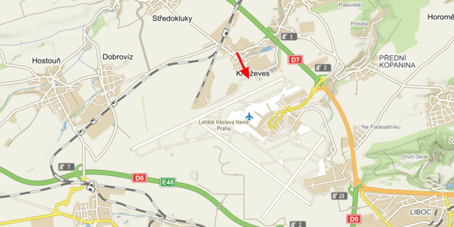 Val u Kněževsi leží poblíž severního okraje dráhy 06/24. Zdroj: Mapy.cz