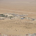 Pouštní letiště Touarzet Nefta, kde se už dvacet let ukrývají dvě B747 Saddáma Husajna. 