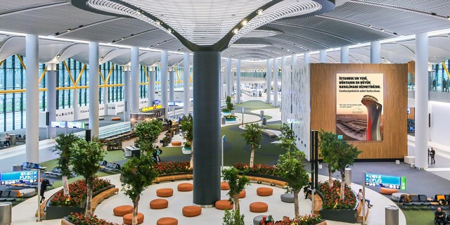 Interiér letiště Istanbul. Jeho IATA kod je IST. Zdroj: igairport.com