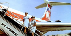 Letušky při nastupování do Il-62. Letušky při nastupování do Il-62.
