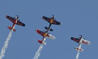 Uvidíte i akrobatickou skupinu z Jaroměře The Flying Bulls Aerobatic Team. Zdroj: AP Uvidíte i akrobatickou skupinu z Jaroměře The Flying Bulls Aerobatic Team. Zdroj: AP