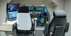 Pohled do kokpitu simulátoru L-410 UVP-E20. Foto: CATC