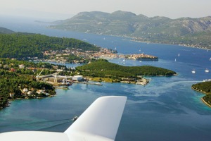 Ostrov Korčula a Pelješacký kanál.