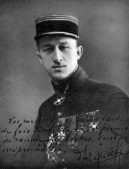 Paul d’Argueff, původním jménem Pavel Argeev - ruské i francouzské válečné eso a také pilot CFRNA.