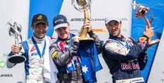 Air Race 2019: mistrem světa je Matt Hall, druhý skončil Yoshihide Muroya, bronzovou příčku bral Martin Šonka. Obr: Team Šonka Obr.: Team Šonka Air Race 2019: mistrem světa je Matt Hall, druhý skončil Yoshihide Muroya, bronzovou příčku bral Martin Šonka. Obr: Team Šonka Obr.: Team Šonka