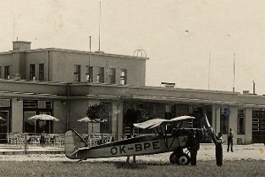 Letiště Karlovy Vary v dobách svých počátků.