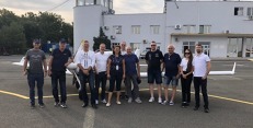 Celá skupina 1. etapy vzpomínkového letu po příletu do rumunského Aradu. Celá skupina 1. etapy vzpomínkového letu po příletu do rumunského Aradu.