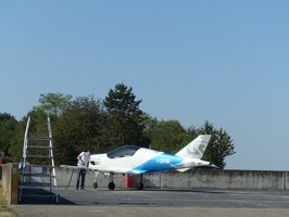Ze sobotního letu po německých letištích. Litevský UL Pelegrin Tarragon je s chopen vyvinout max. rychlost 310 km/h.