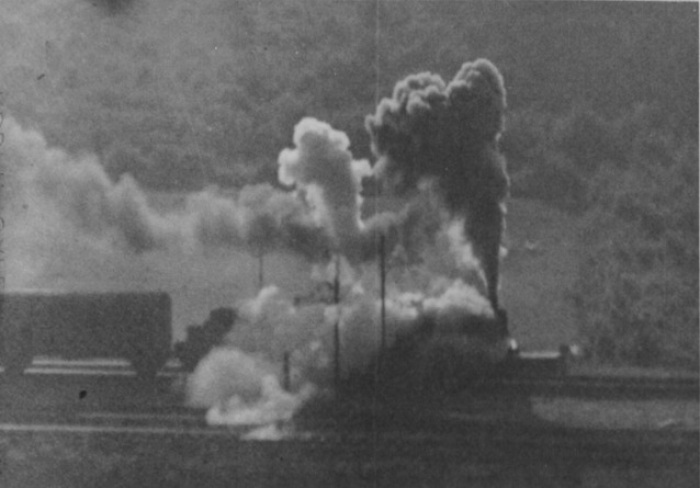 Hloubkaři zasažená lokomotiva. Autor: Foto ze sbírky U.S. National Archives and Records Administration via Fold3