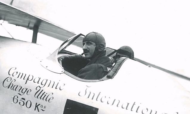 Maurice Noguès v roce 1925 v Teheránu. Zdroj: arc497.free.fr