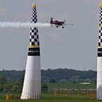 Petr Kopfstein mezi pylony před českými fanoušky na Aviatické pouti 2019. 