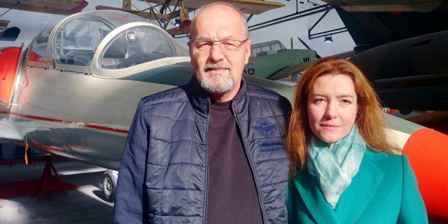Miloš Dermišek z Flying Revue s manželkou Anatolije Kvočura Olgou před L-39. 
