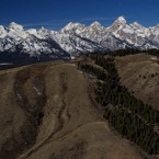 Yellowstone ze vzduchu aneb Scénický let s neplánovaným přistáním v národním parku.