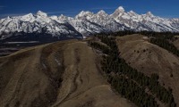 Yellowstone ze vzduchu aneb Scénický let s neplánovaným přistáním v národním parku. Yellowstone ze vzduchu aneb Scénický let s neplánovaným přistáním v národním parku.