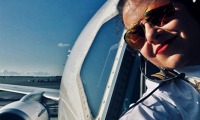 Rosina Kašičková v B737 NG - selfie. Rosina Kašičková v B737 NG - selfie.