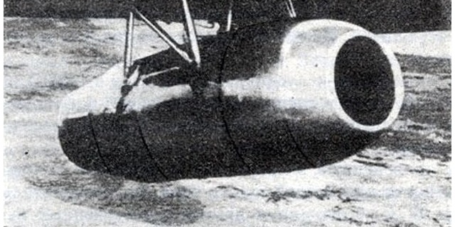 Přídavný náporový motor DM-2 na stroji Polikarpov I-15bis. Obr.: public domain