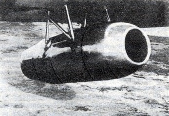 Přídavný náporový motor DM-2 na stroji Polikarpov I-15bis. Obr.: public domain