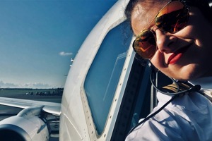 Rosina Kašičková v B737 NG - selfie.