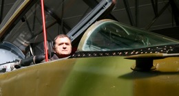 Václav Vašek v kokpitu Mig-29A v kbelském leteckém muzeu.