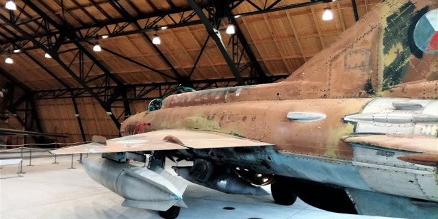 MiG-21MF v Leteckém muzeu Kbely. Díky laskavosti pracovníků muzea jsme mohli s Oldřichem Pelčákem do tohoto letounu usednout. Foto: Jan Dvořák