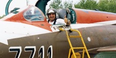 Oldřich Pelčák v MiG-21 v době, kdy létal jako zkušební pilot v leteckém výzkumném ústavu ve Kbelích. Foto: Archiv O. Pelčáka Oldřich Pelčák v MiG-21 v době, kdy létal jako zkušební pilot v leteckém výzkumném ústavu ve Kbelích. Foto: Archiv O. Pelčáka