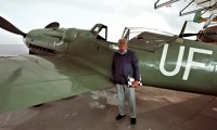 Mjr. v.v. Jan Oberfalzer před letounem Avie S-199. Foto Jan Dvořák Mjr. v.v. Jan Oberfalzer před letounem Avie S-199. Foto Jan Dvořák