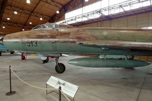 Su-7 ve vojenském leteckém muzeu Kbely.