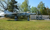 Celkový pohled na památník s letadlem MIG-23 Celkový pohled na památník s letadlem MIG-23