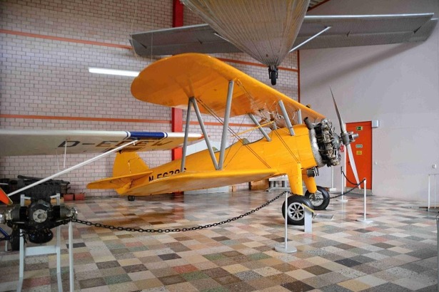 Výcvikový dvouplošník americké výroby Boeing Stearman PT-17 Kaydet. Imatrikulace N-56786.