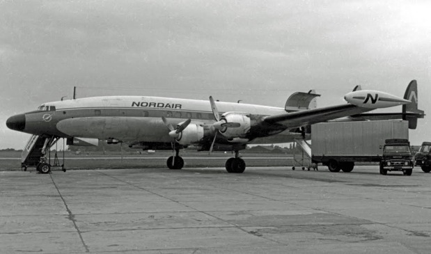 Lockheed L1049 s imatrikulací CF-NAM vyfocený 2. července 1966 na letišti v Manchester (Ringway). Autor: RuthAS, zdroj Wikipedie
