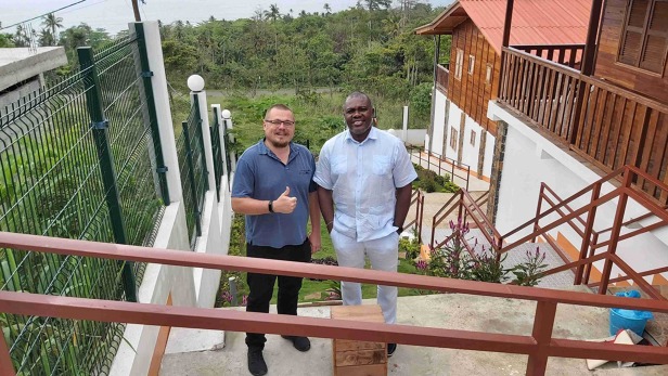 Kamarád, hoteliér a Vice-president v parlamentu Sao Tome and Principe, pan Levy do Espírito Santo Nazaré