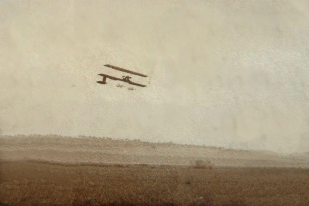Henri Jullerot zachycený při svém letu