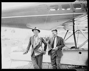 Willey Post a Will Rogers před expedičním Lockheedem