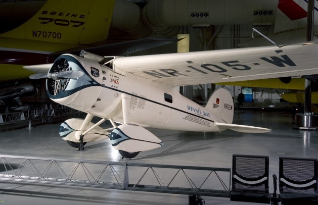 Lockheed 5C Vega NR105W Winnie Mae v muzeu NASM
