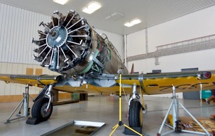 Odkapotovaný motor  letounu Harvardu Mk.II
