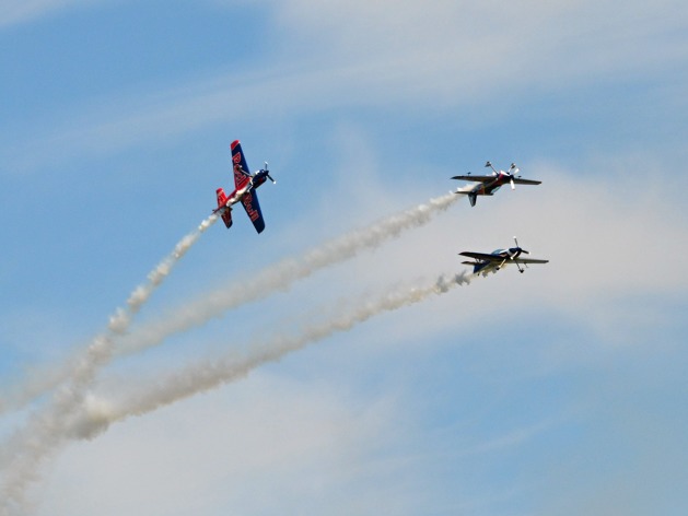 The Flying Bulls Aerobatics Team na Chebském letišti v roce 2017