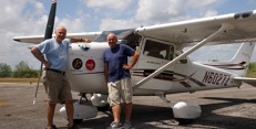 Petr Nikolaev a Jiří Pruša s Cessnou 172 Skyhawk, s níž po Karibiku létali Petr Nikolaev a Jiří Pruša s Cessnou 172 Skyhawk, s níž po Karibiku létali