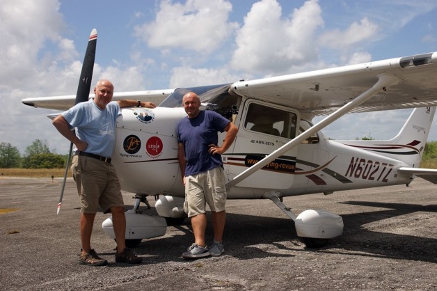 Petr Nikolaev a Jiří Pruša s Cessnou 172 Skyhawk, s níž po Karibiku létali